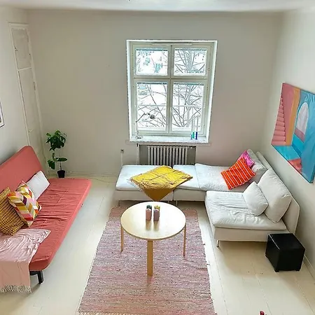 Apartment Cute Loft By Tram Stop