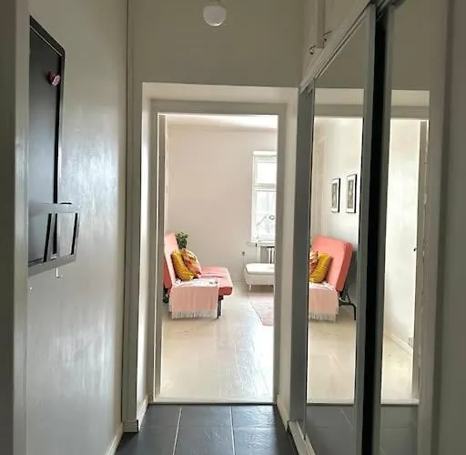 Lägenhet Cute Loft By Tram Stop Helsingfors